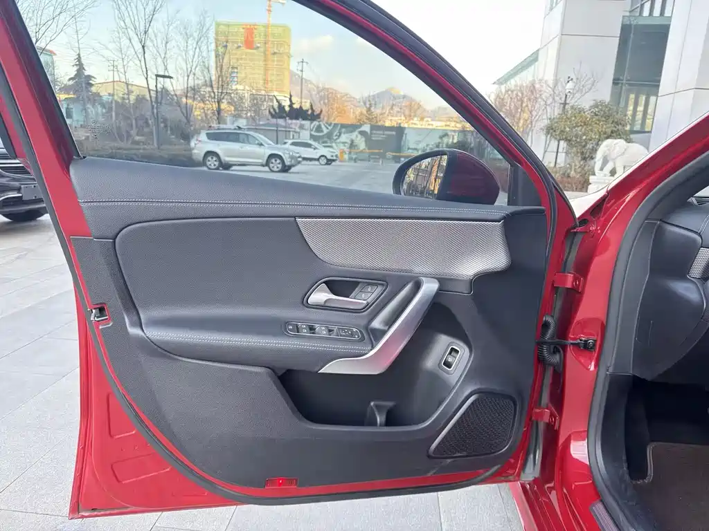 MERCEDES-BENZ A CLASS