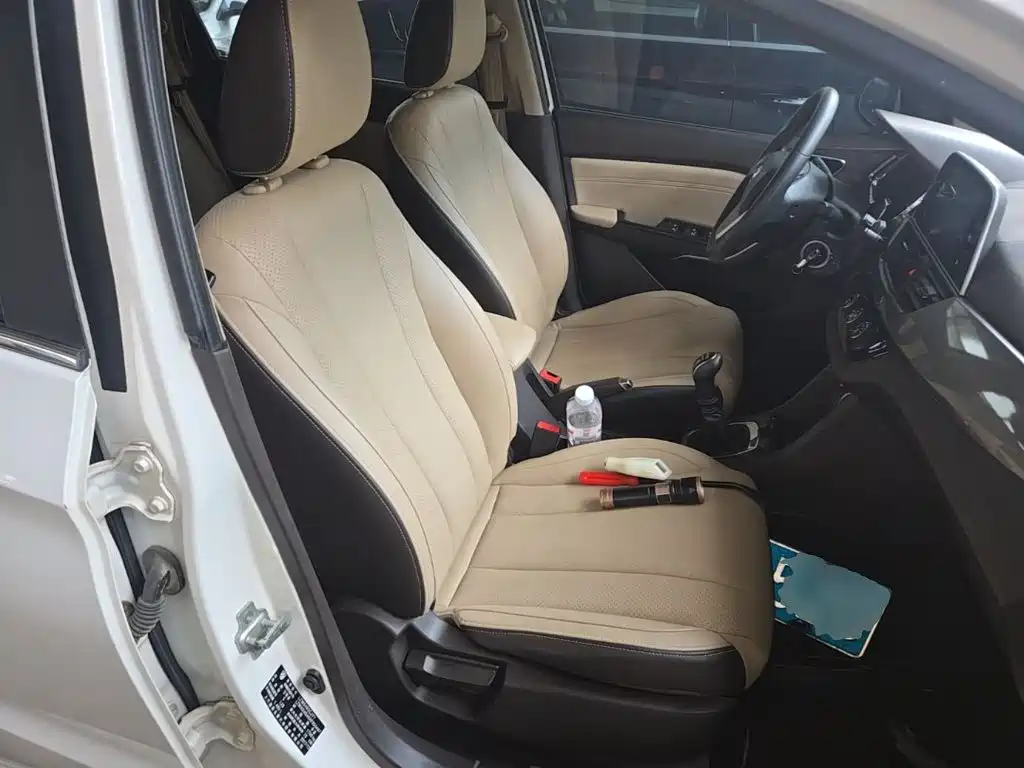 Baojun 310W — миниатюра 25