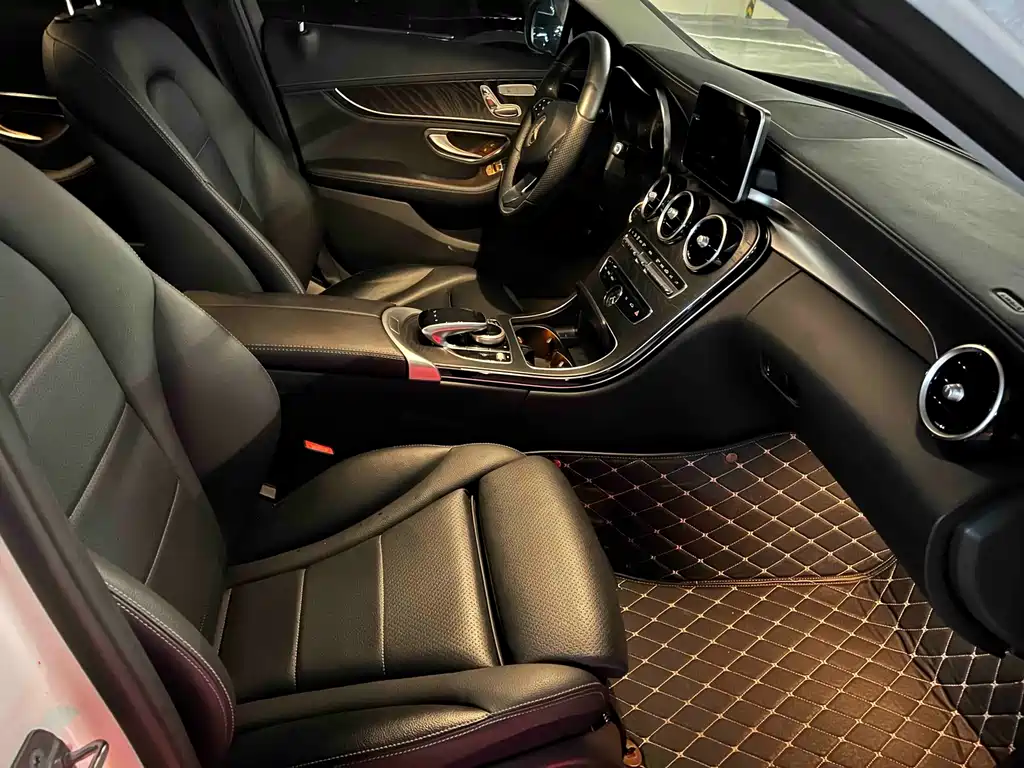 Mercedes-Benz C-Class — миниатюра 3