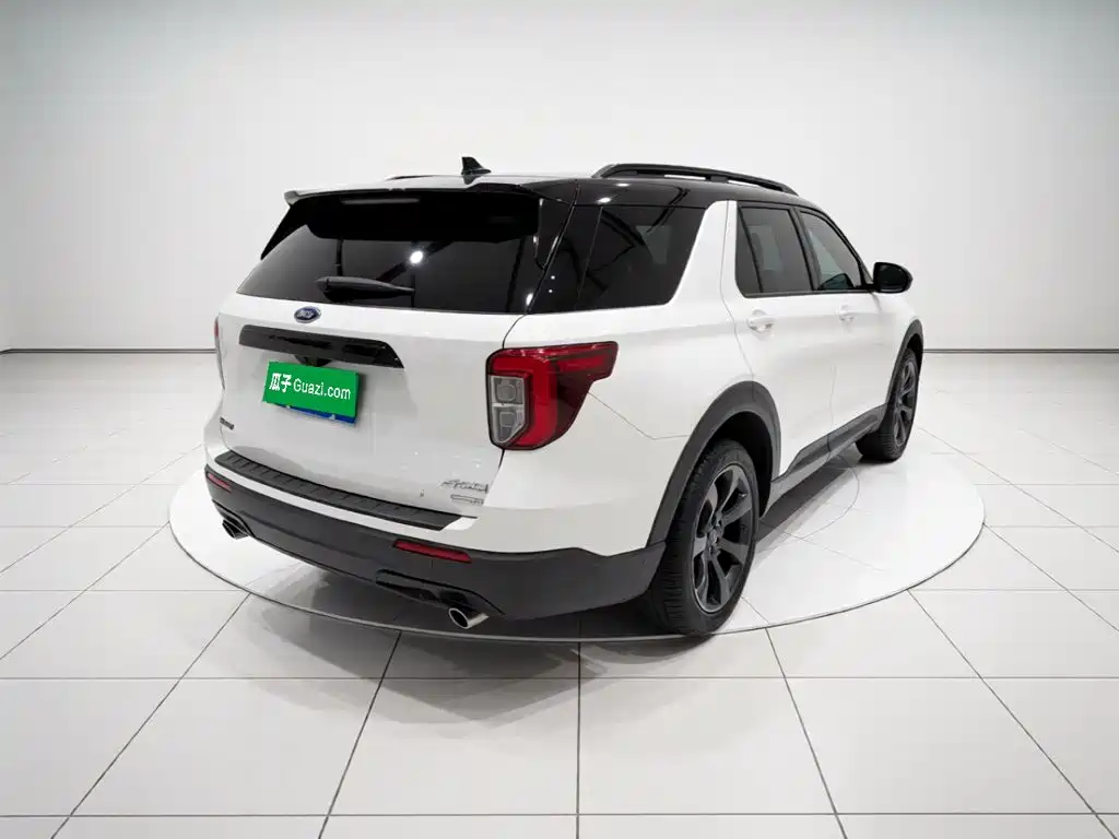 Ford Explorer — миниатюра 6