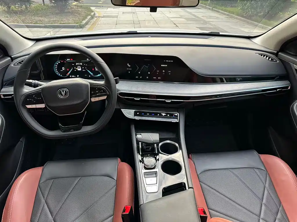 Changan Eado — миниатюра 4