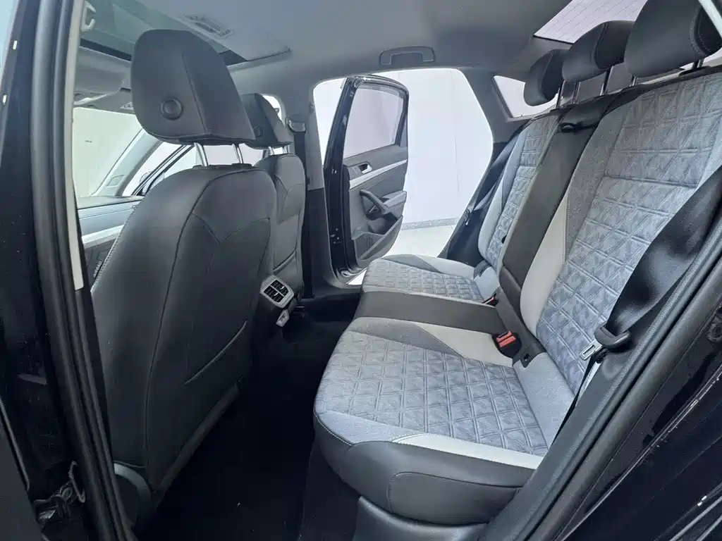 Volkswagen Lavida — миниатюра 10
