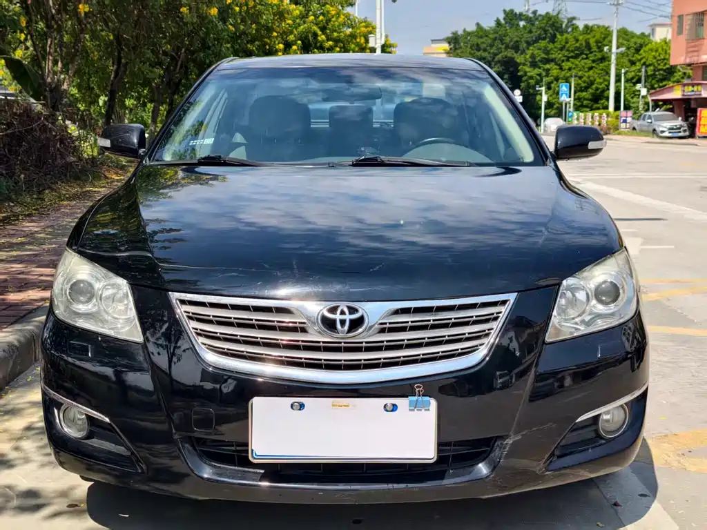 Toyota Camry — миниатюра 3