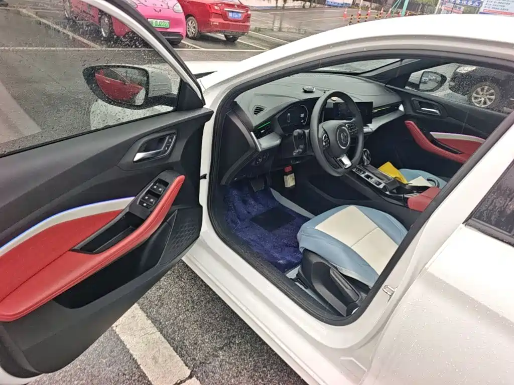 MG MG5 — миниатюра 16