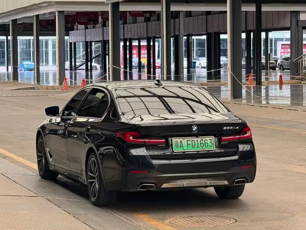 BMW 5 Series New Energy — миниатюра 15