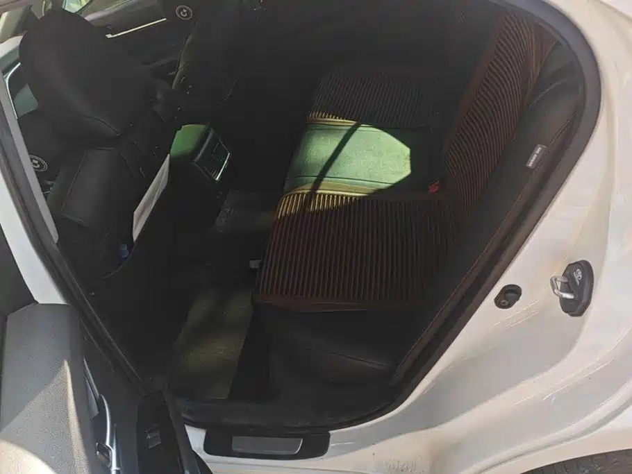Toyota Camry — миниатюра 11