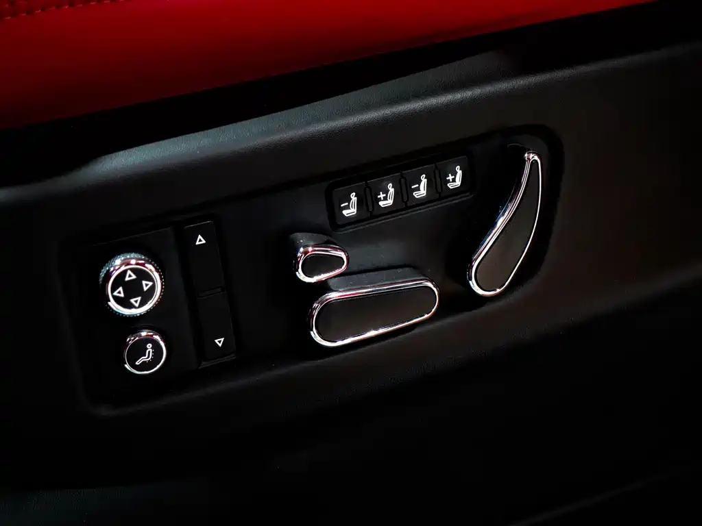 Bentley Bentayga PHEV 3.0T PHEV, фото 14