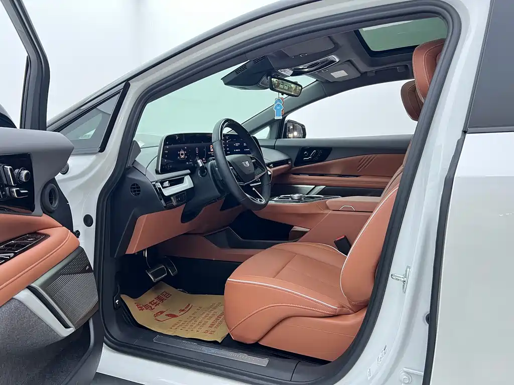 Cadillac IQ — миниатюра 5