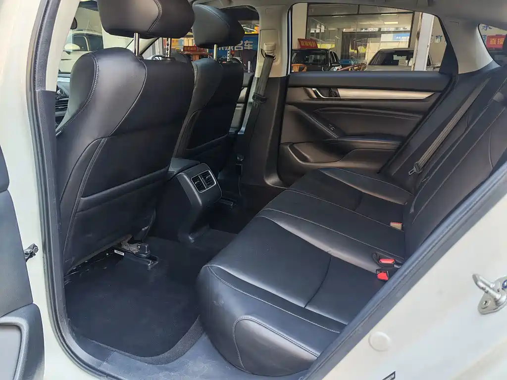 Honda Accord — миниатюра 8