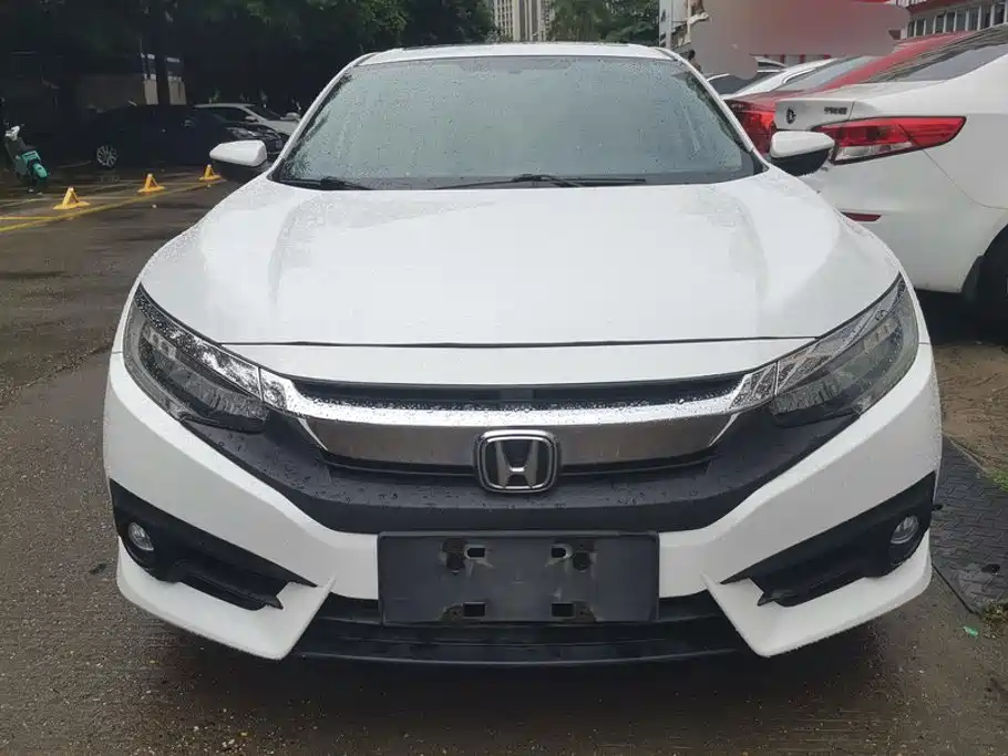 Honda Civic 2016 220TURBO CVT Luxury