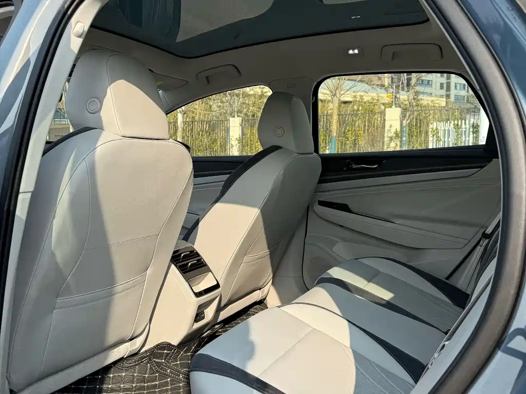 VOLKSWAGEN ID.7 VIZZION