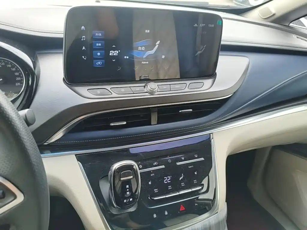 Buick GL8 — миниатюра 13