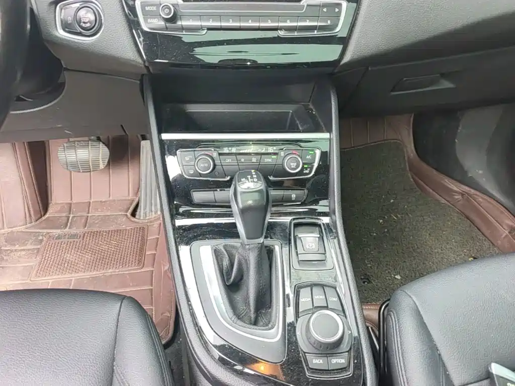 BMW 2 Series Active Tourer — миниатюра 19