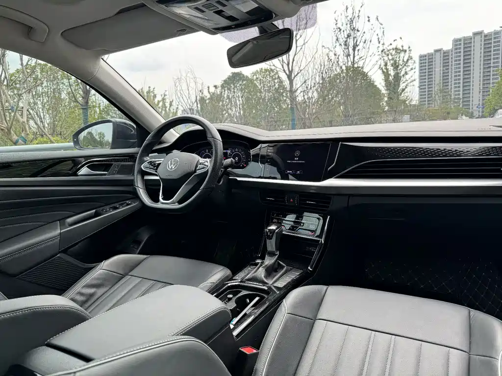 Volkswagen Passat PHEV — миниатюра 13