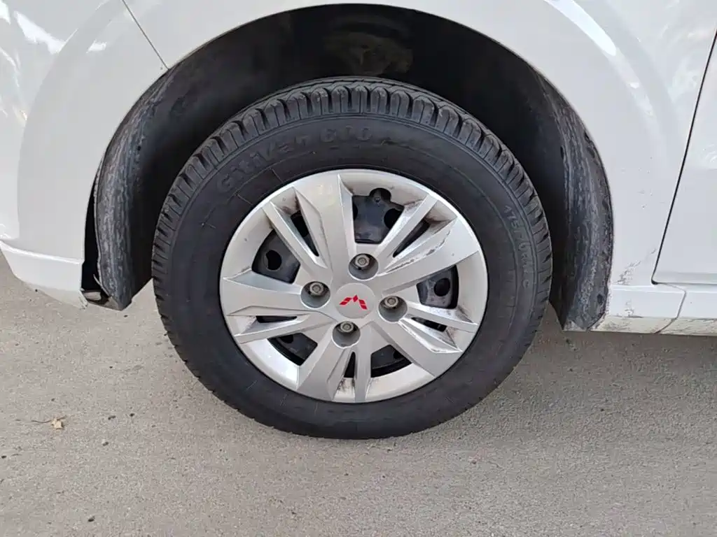Wuling Hongguang — миниатюра 23