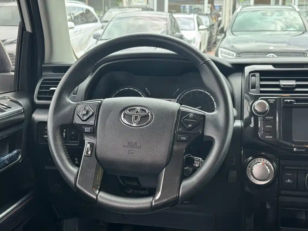 Toyota 4Runner — миниатюра 8