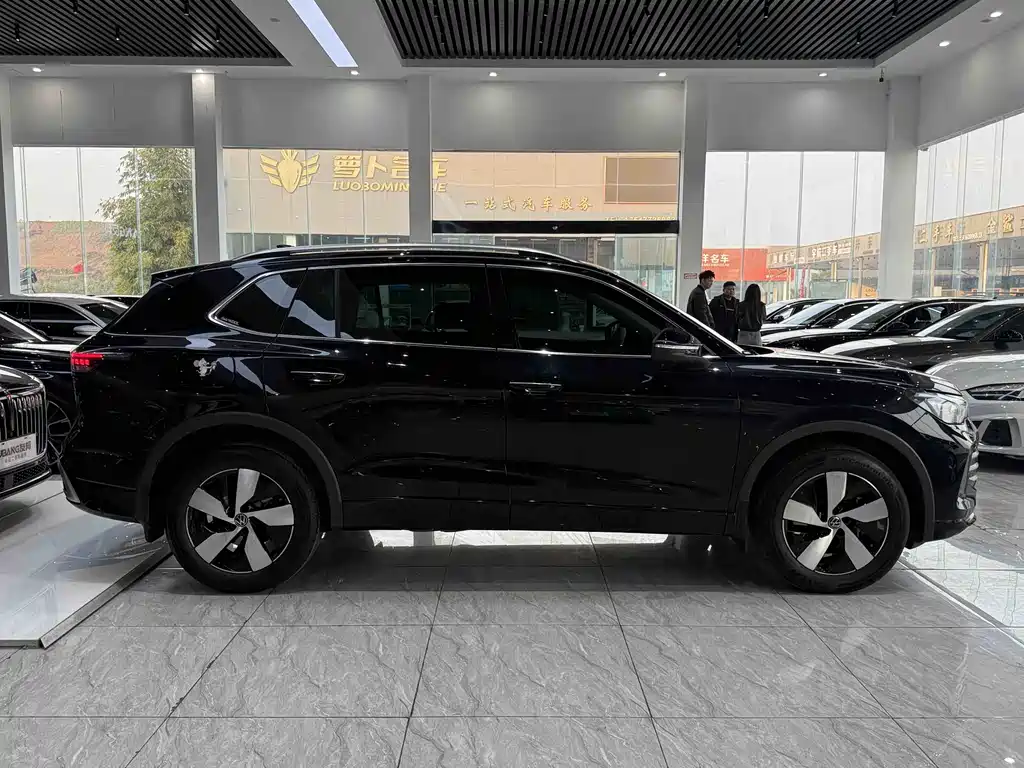 Volkswagen Tiguan L L 2024 PRO 330TSI