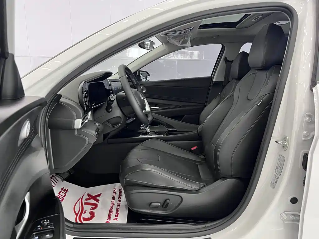 Hyundai Elantra — миниатюра 7
