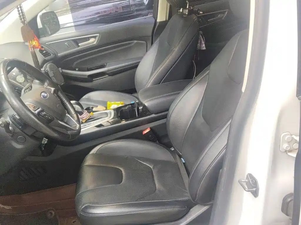 Ford Edge — миниатюра 11