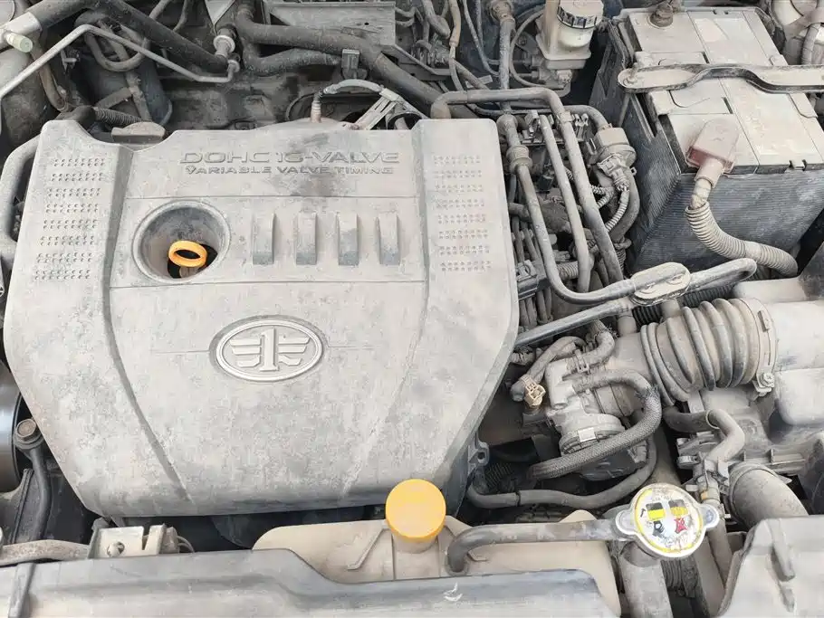 Bestune X80 2013 2.0L MT Luxury
