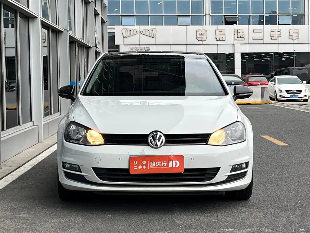 Volkswagen Golf 2017 230TSI AT Luxury