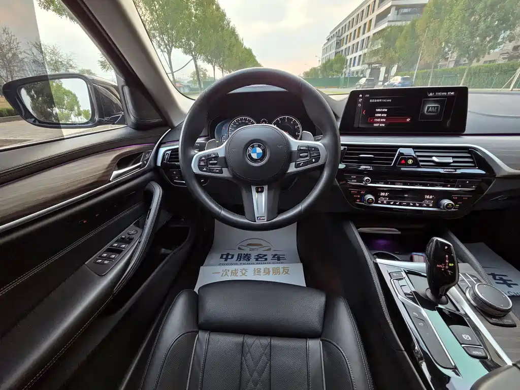 BMW 5 Series — миниатюра 24
