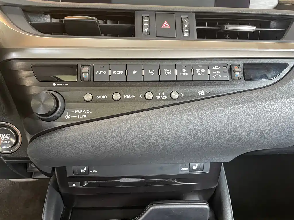 Lexus ES — миниатюра 13