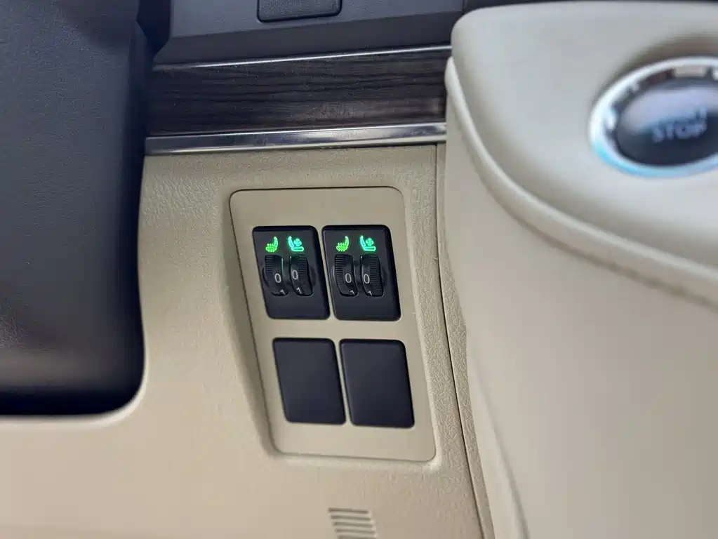 Toyota Land Cruiser 2019 5.7L AT
