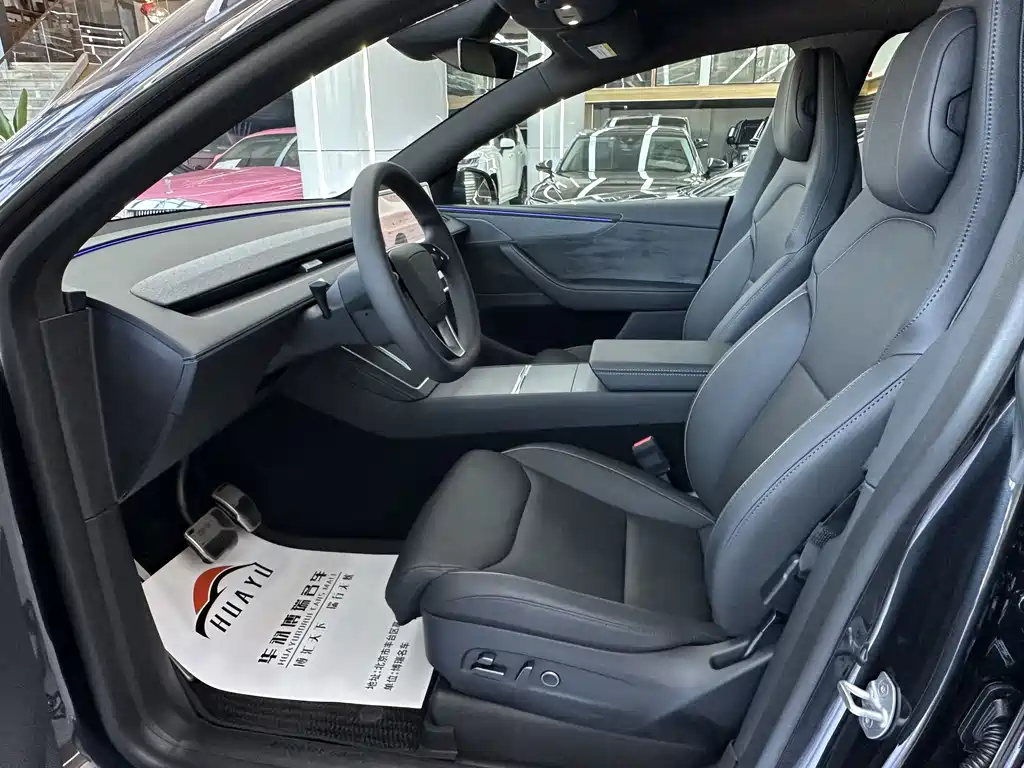 Tesla Model Y L