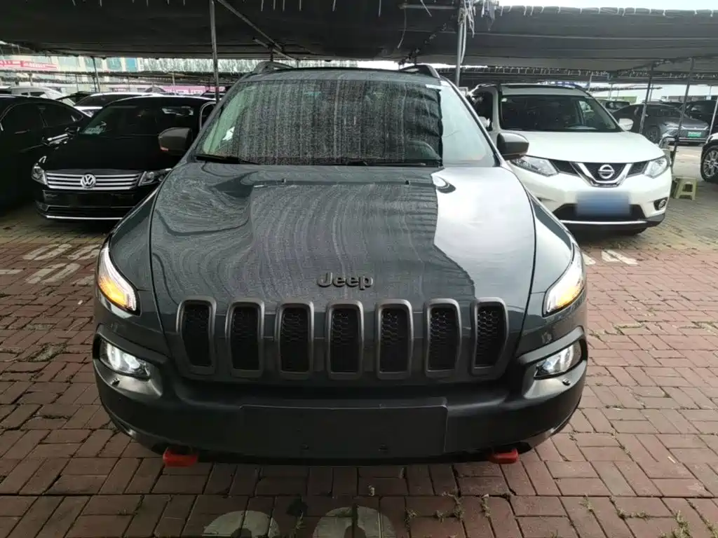 Jeep Cherokee (Import) — миниатюра 3