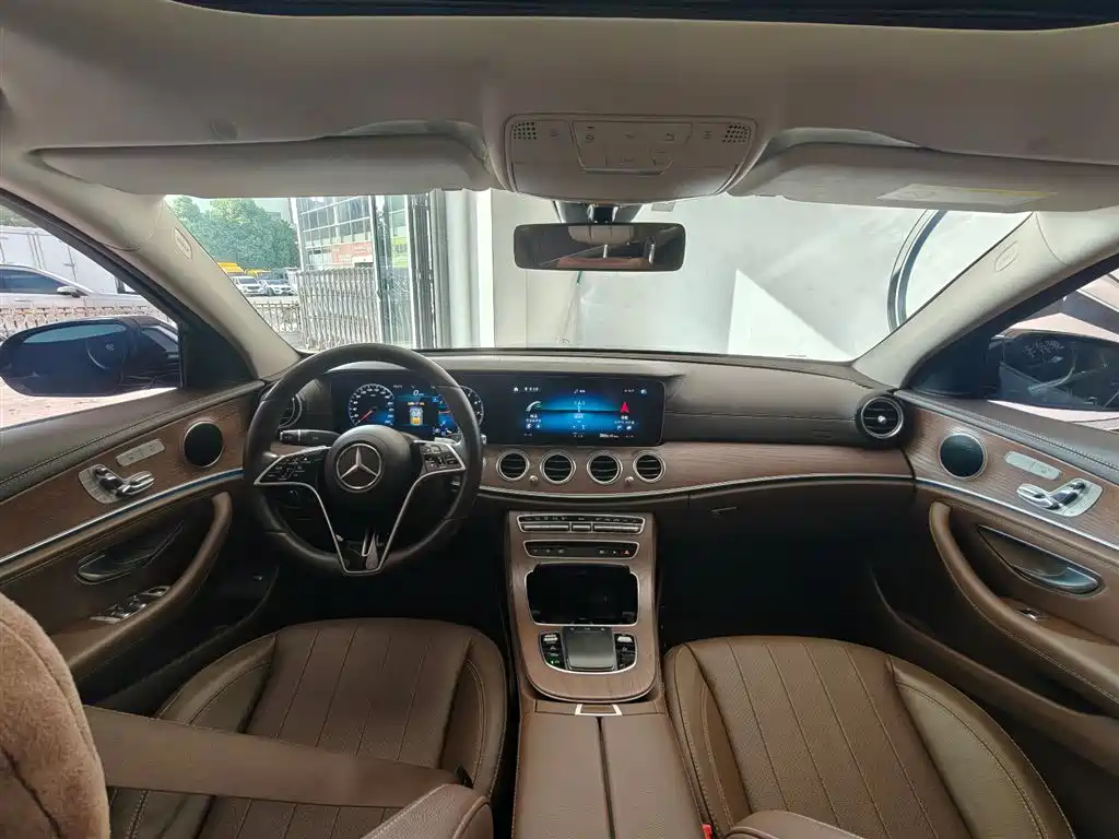 MERCEDES-BENZ E CLASS