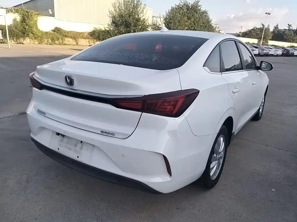 Changan Eado New Energy — миниатюра 7