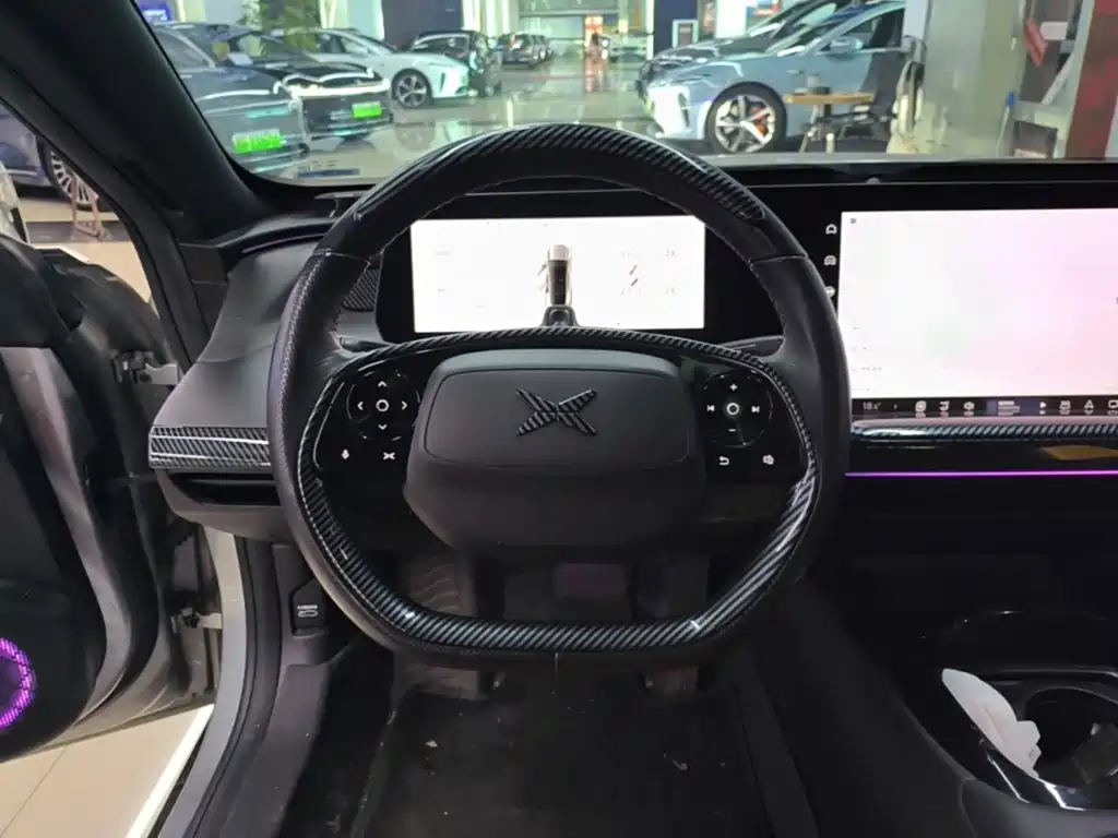 XPeng P7 — миниатюра 11
