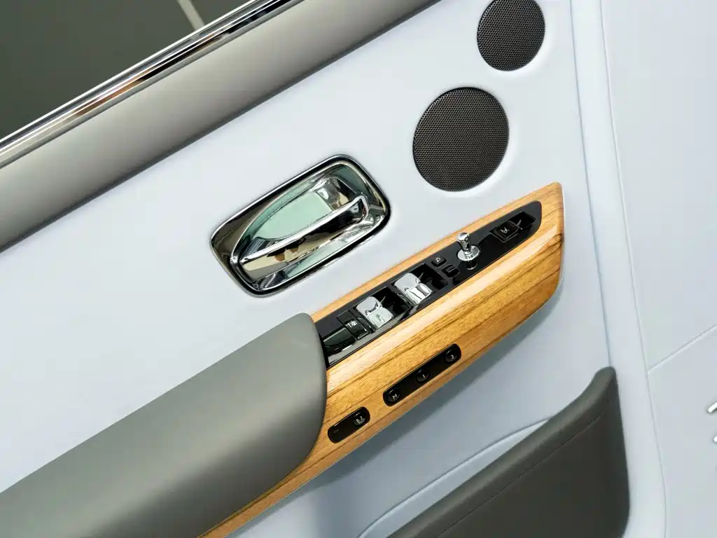 Rolls-Royce Phantom — миниатюра 15