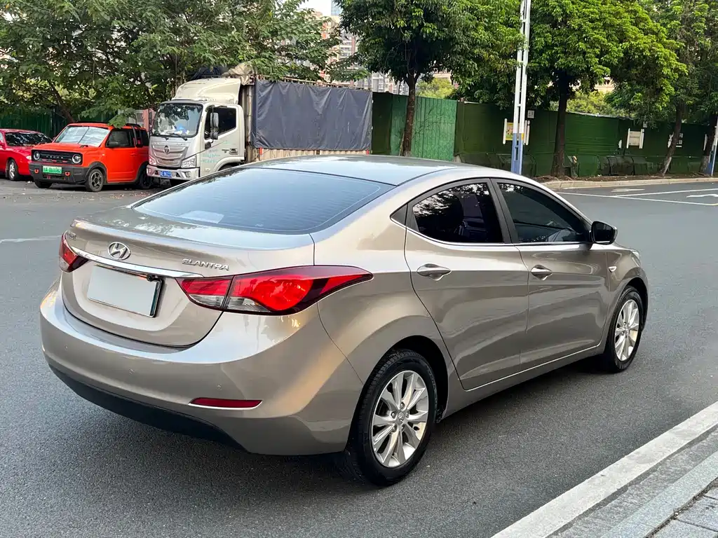 Hyundai Elantra Langdong — миниатюра 6