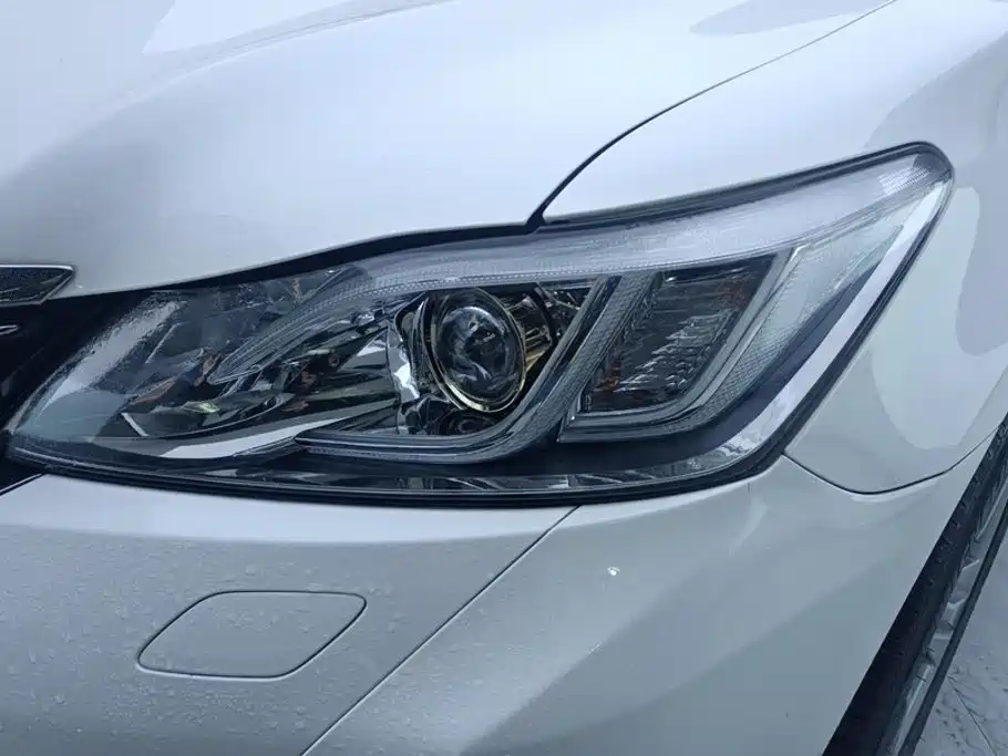Toyota Crown 2018 2.0T