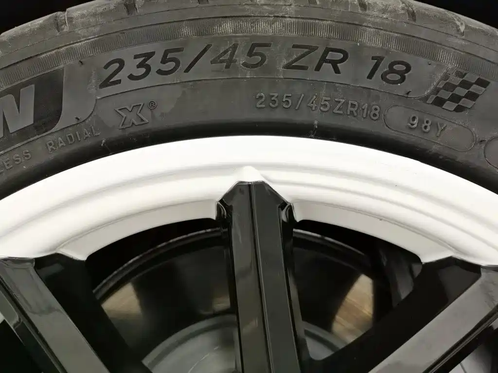 Tesla Model 3 — миниатюра 24