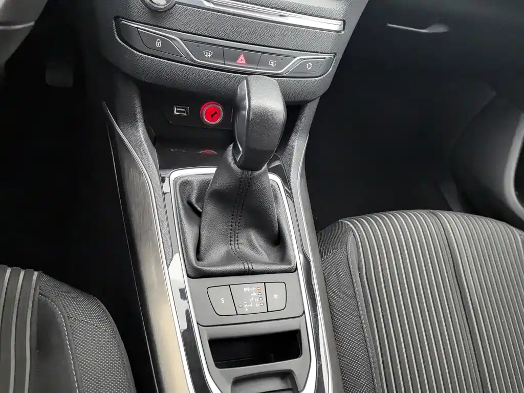 Peugeot 408 — миниатюра 13
