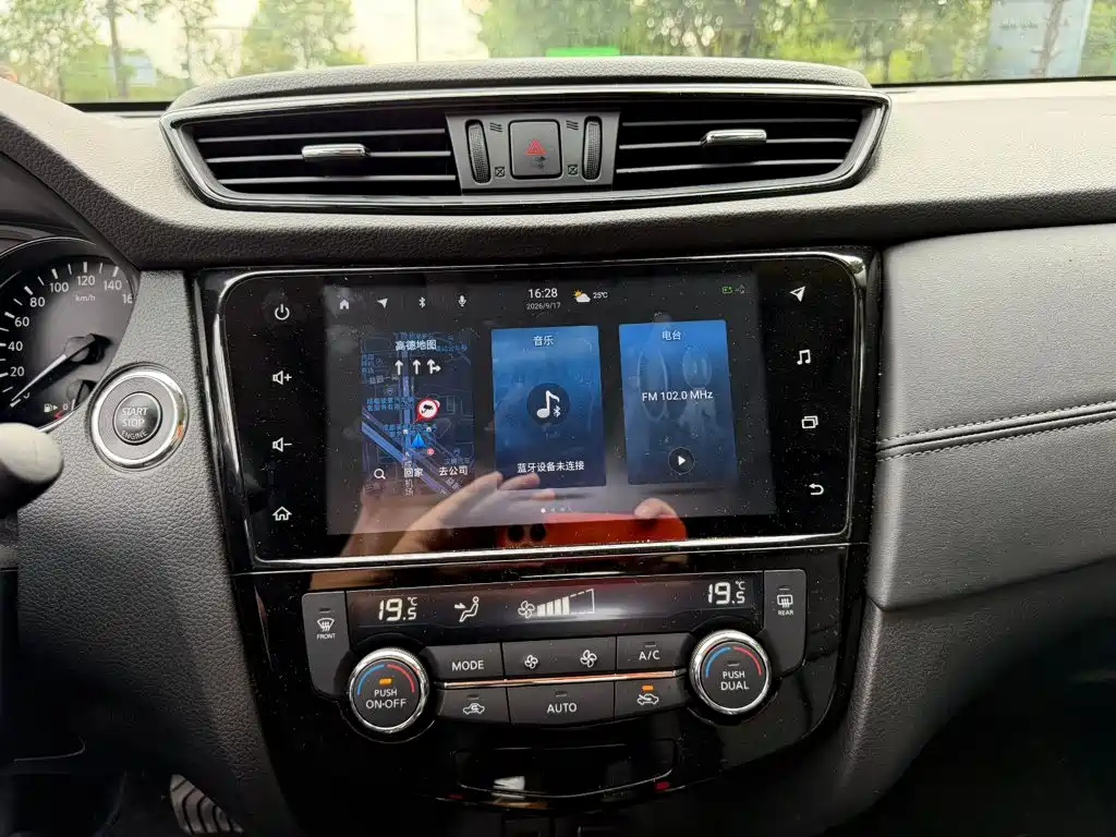 Nissan X-Trail — миниатюра 10