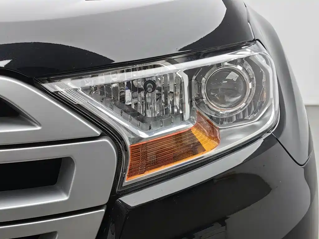 Ford Everest — миниатюра 7