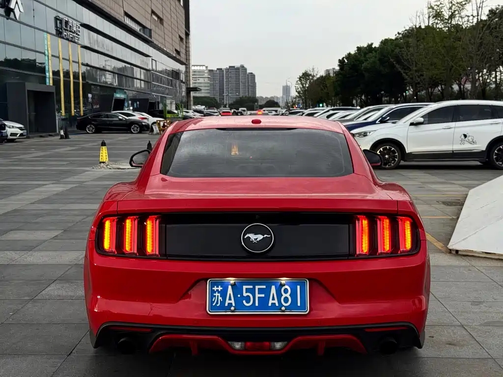 Ford Mustang — миниатюра 4