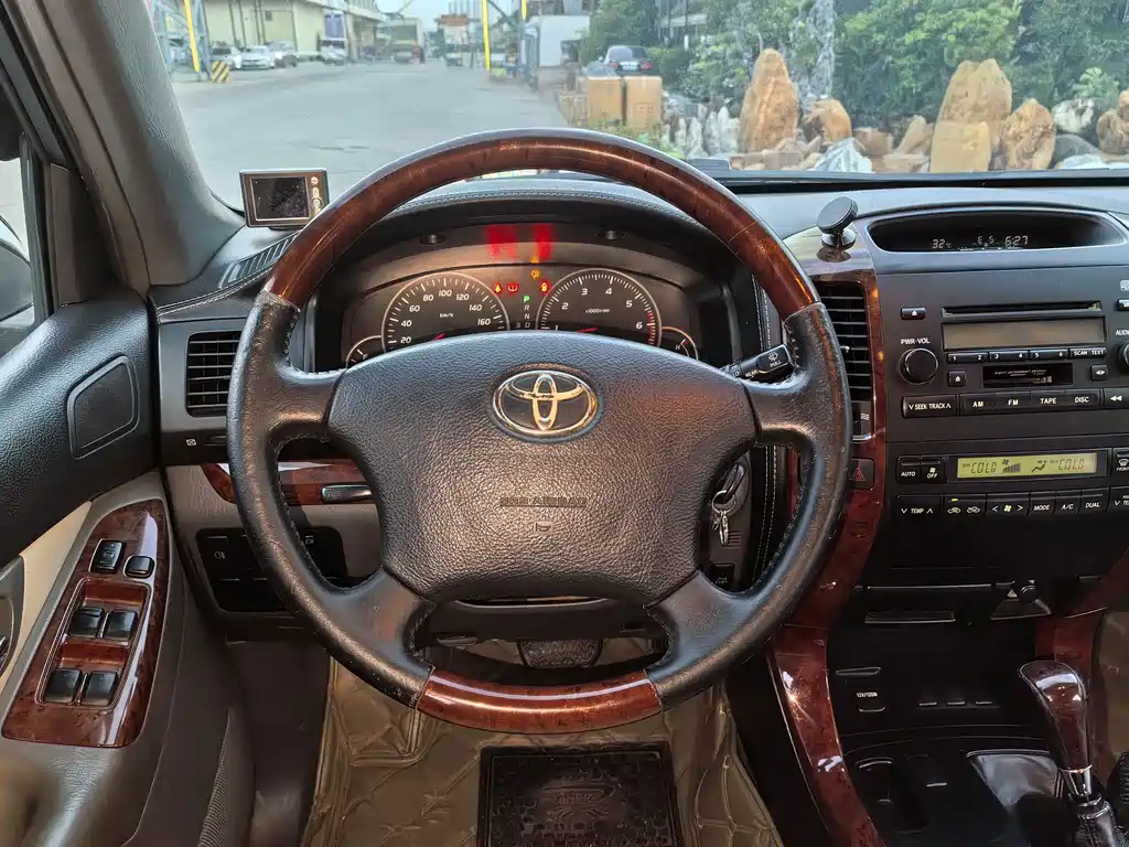 Toyota Prado (Import) — миниатюра 11