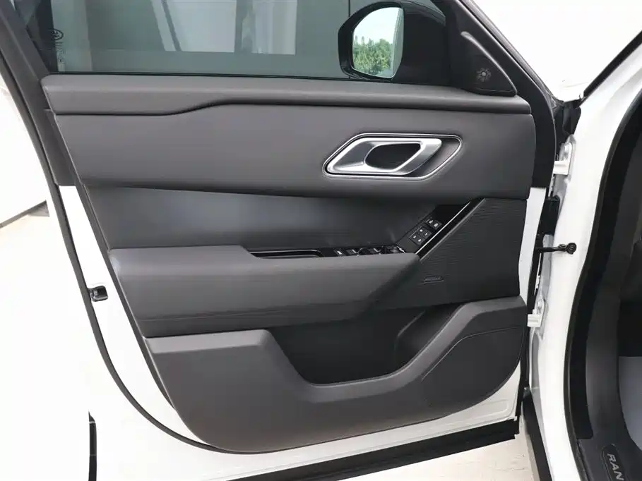 Land Rover Range Rover Velar 2024 Dynamic SE