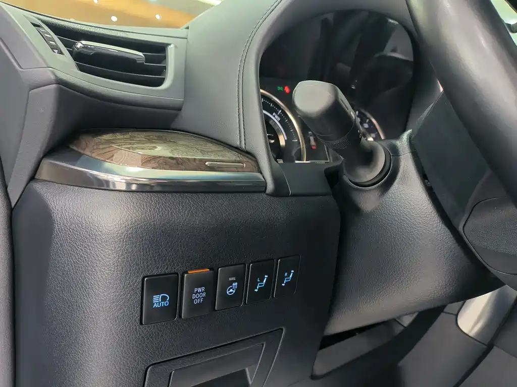 Toyota Alphard 2020 2.5L Luxury