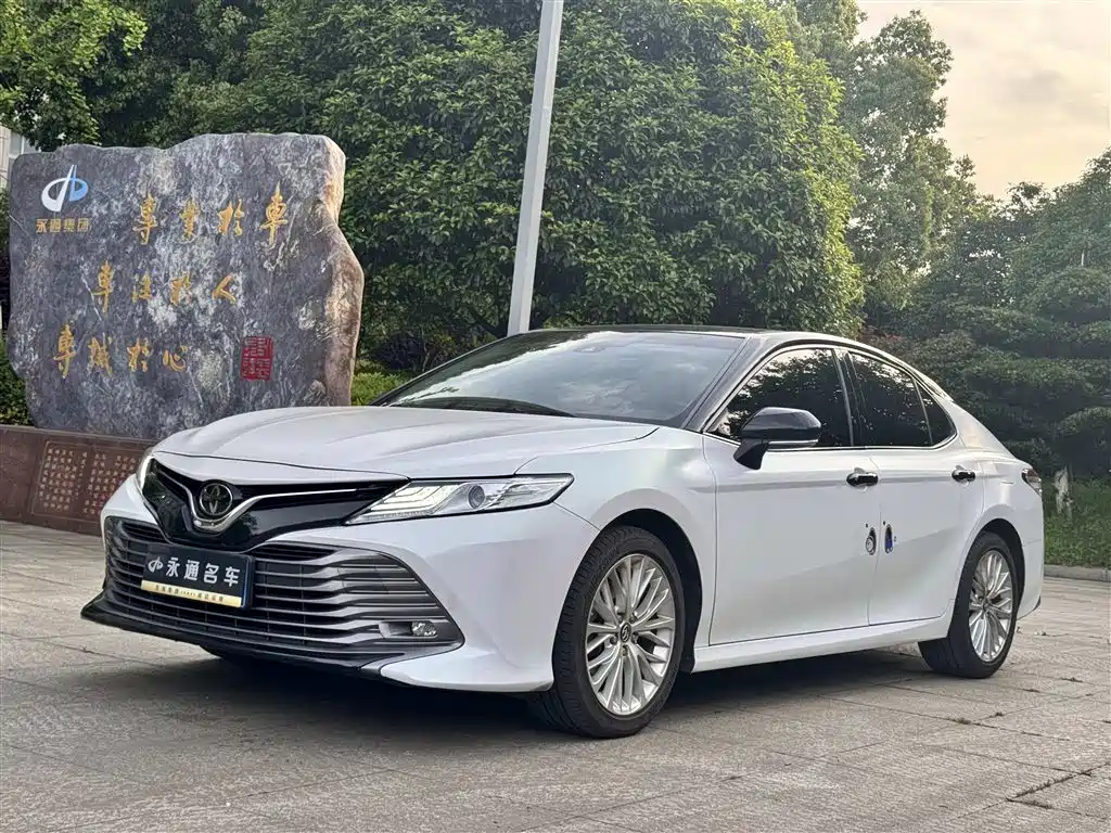 Toyota Camry 2019