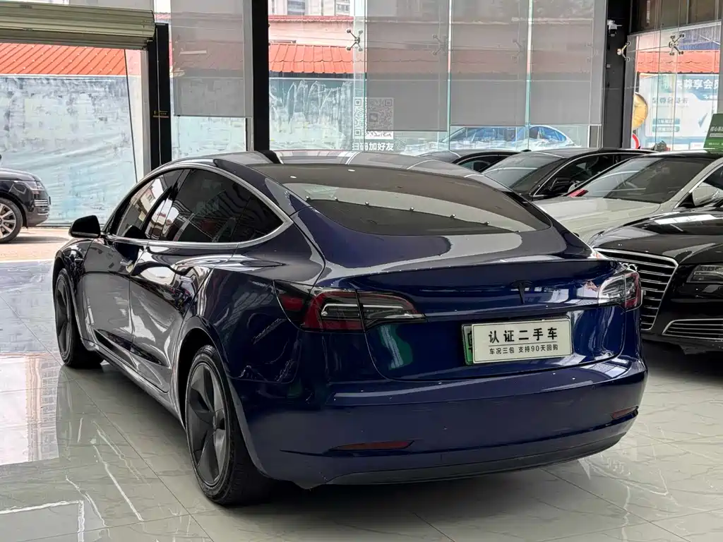 Tesla Model 3 — миниатюра 4