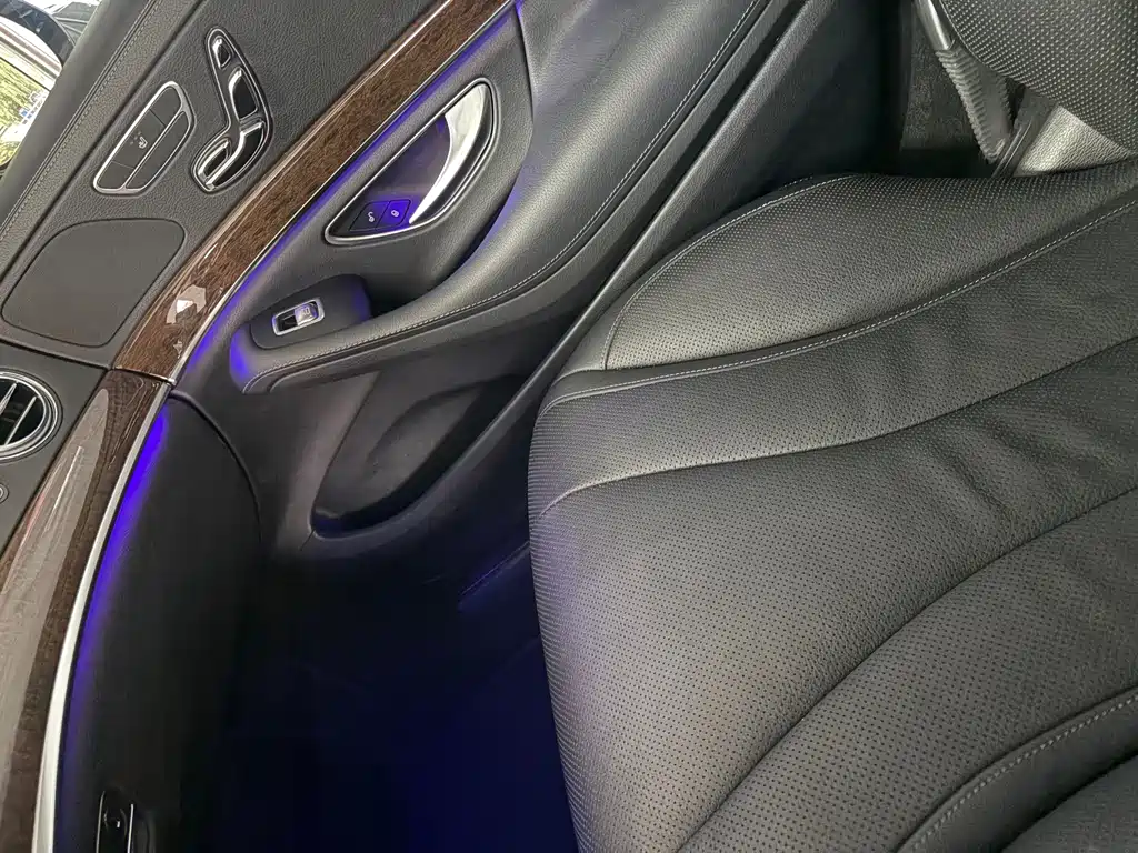 Mercedes-Benz S-Class — миниатюра 13