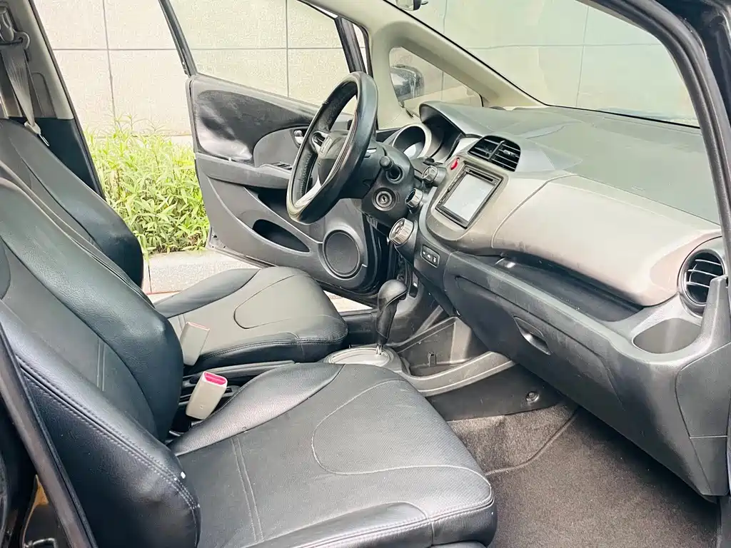 Honda Fit — миниатюра 7