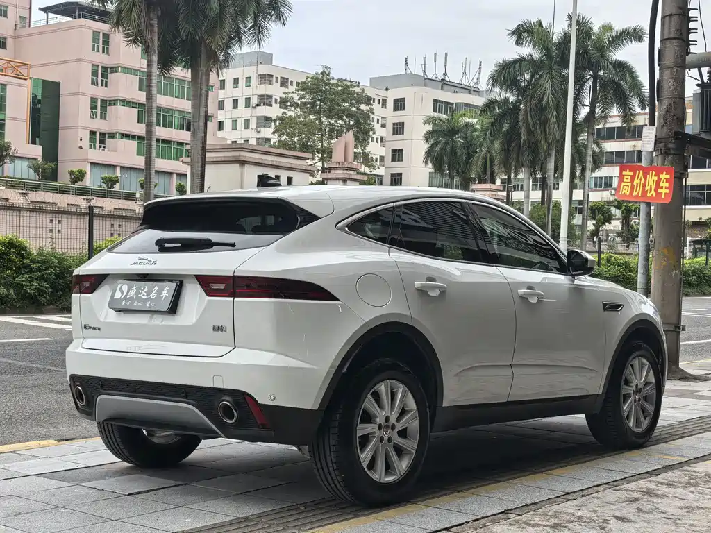 Jaguar E-PACE — миниатюра 4