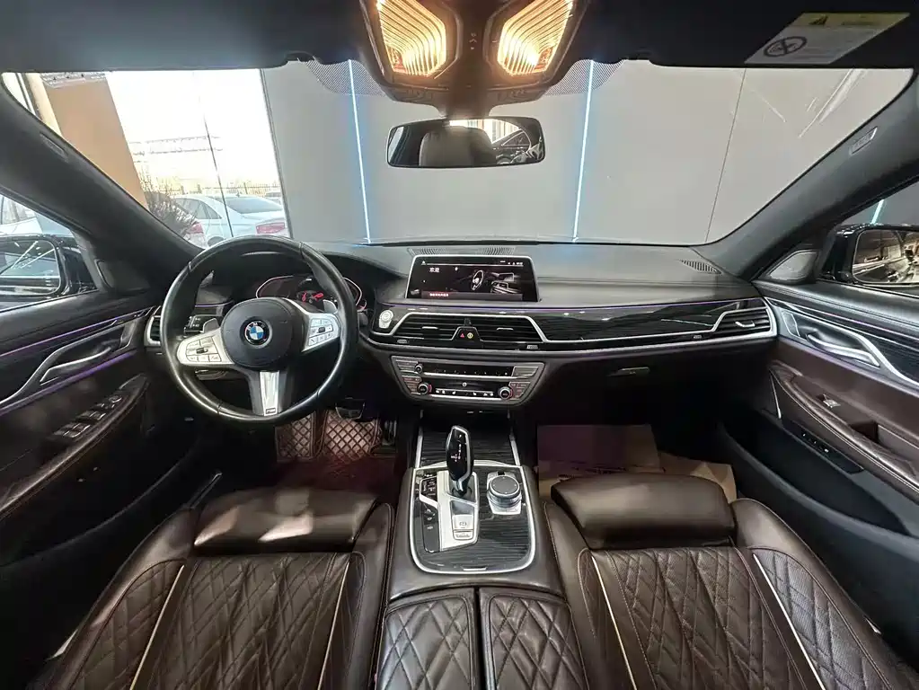 BMW 7 SERIES
